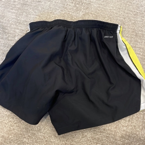 Nike dri fit workout shorts - Picture 4 of 4